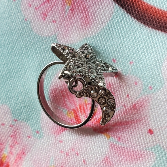 Star Ring With Moon Charm - Picture 10 of 16